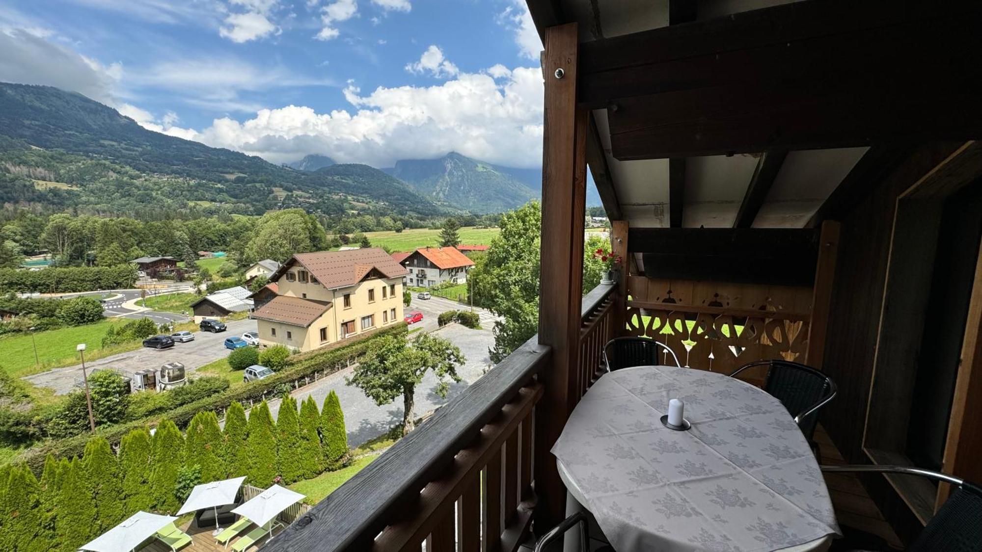 Hotel-Spa Le Morillon Charme & Caractere Exterior photo